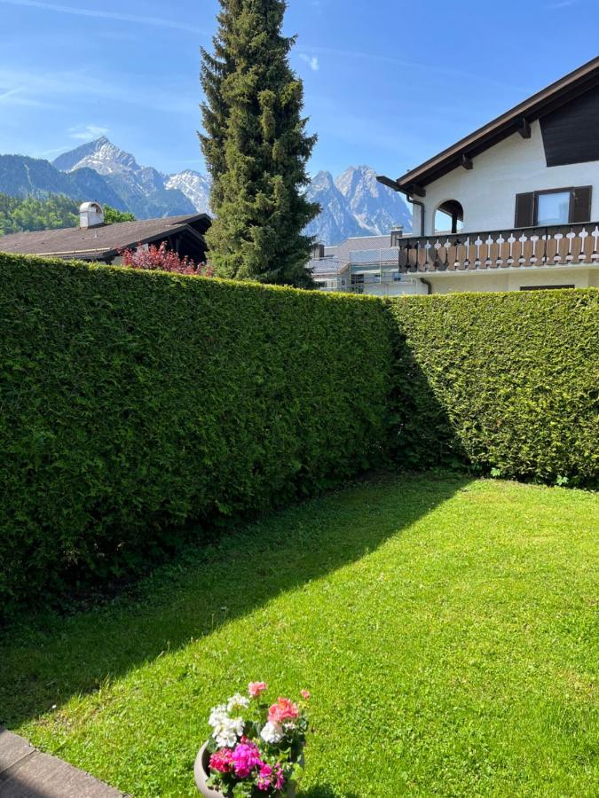 Doppelhaushaelfte Zugspitzblick Mit Privatem Garten Garmisch-Partenkirchen Exteriér fotografie